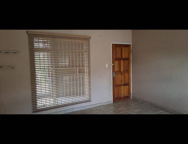2 BEDROOM APARTMENT FOR SALE IN LINMEYER